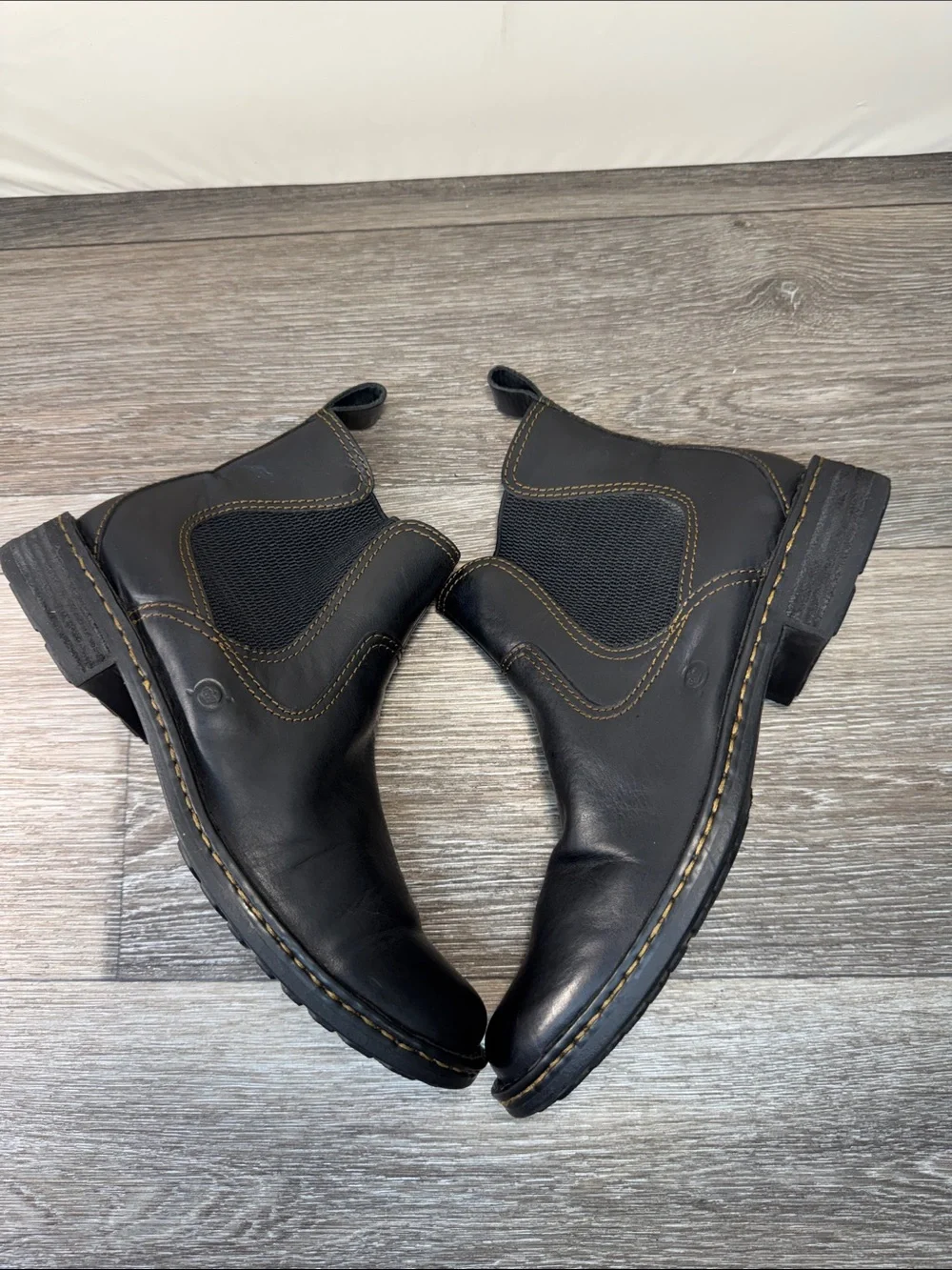 Born Black Leather Chukka Boots with Contrast Stitching men’s SZ 10 (h23)